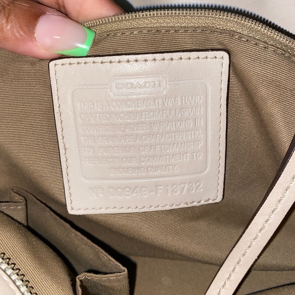 Coach Cream Leather Shoulder Bag - Picture 10 of 15